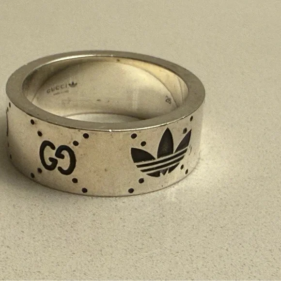 Gucci x Adidas Band with Iconic GG Logos - Picture 2 of 4